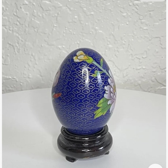 Vintage Cloisonné Egg On Wood Pedestal Floral Enamel w/Brass - Picture 6 of 6